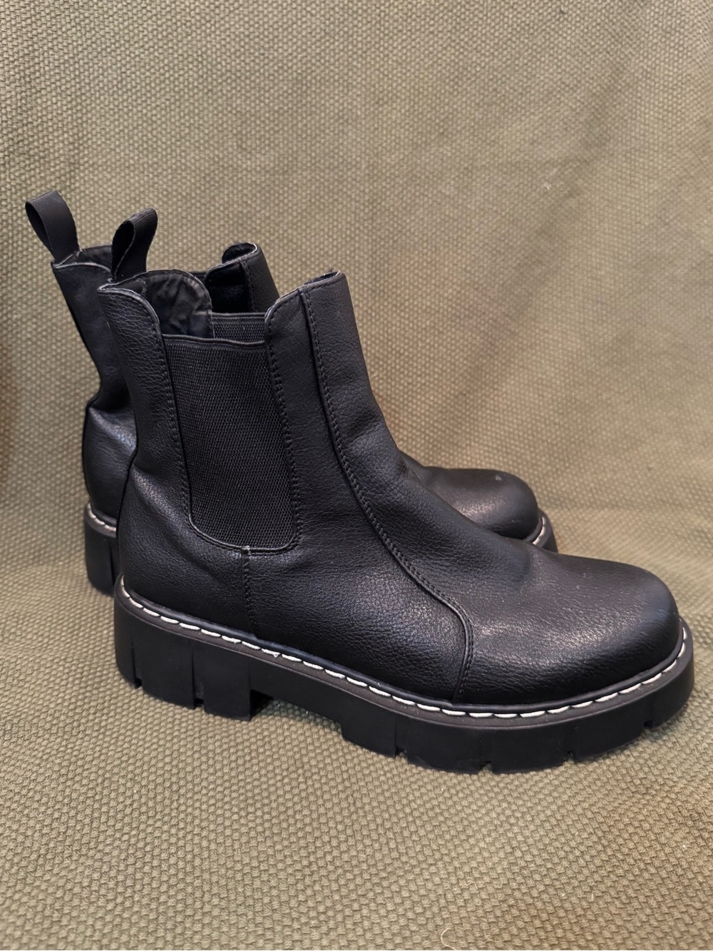 Unionbay Black Chelsea Lug Sole Boots - Women's Ankle Boot